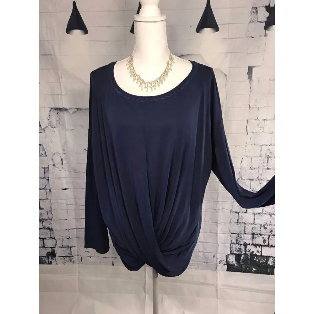 Elegant navy Top